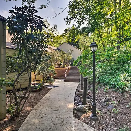 Cozy Wintergreen Resort Condo Walk To Ski Lifts!